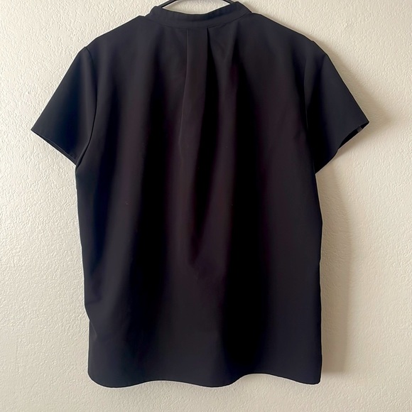 FIGS XL Scrub Top - Picture 2 of 3